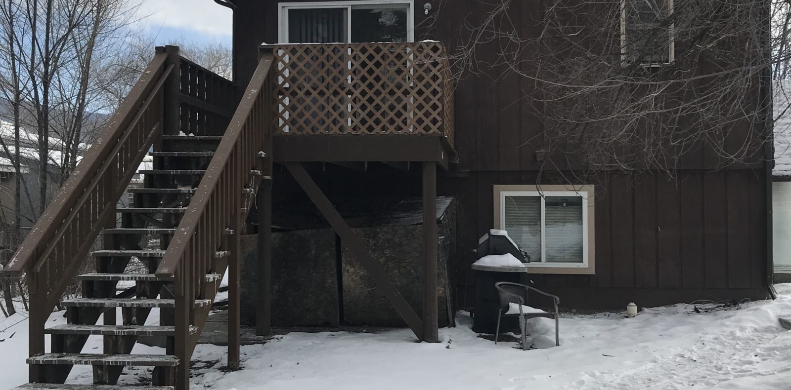 2160 Fairview #B – Two Bedroom – 1 Bath w/ W/D Hookups