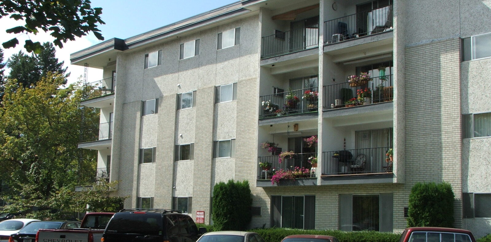 951 Ronald Ave. – 62 & Older Condo Complex